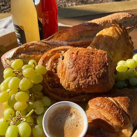 Tente Avec Jacuzzi Vue 1 אוהל מפואר Le Vigeant