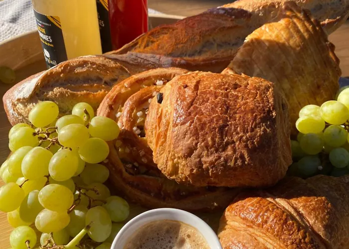 Tente Avec Jacuzzi Vue 1 Campismo de Luxo Le Vigeant