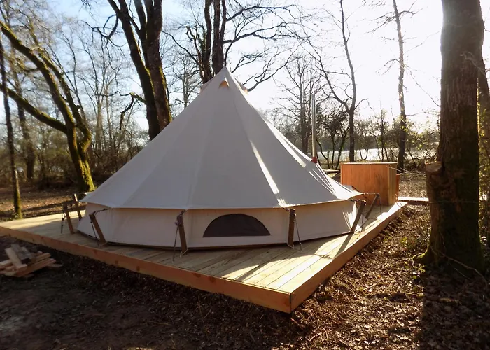 Tente Avec Jacuzzi Vue 1